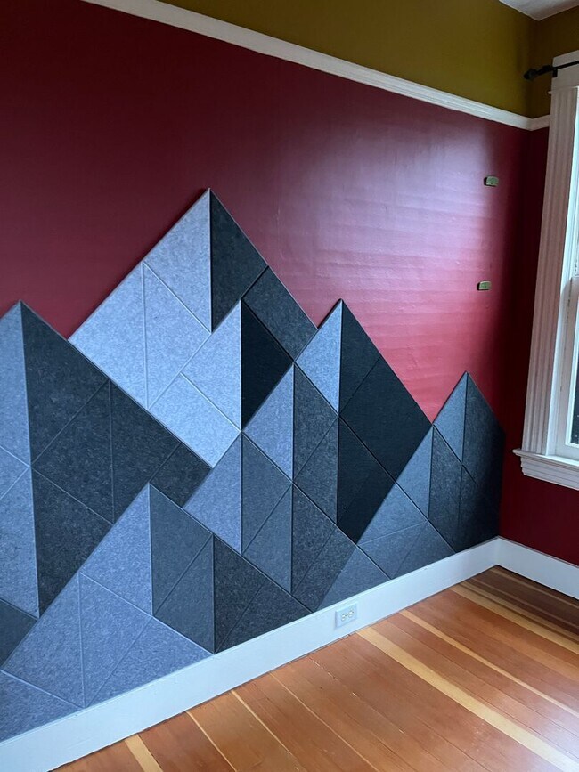 Building Photo - 2002 NE 13th Ave