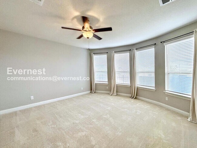 Building Photo - PROMO: Get $1,000 OFF the first month’s rent when the lease starts this month of March! / 5 Bed/4...