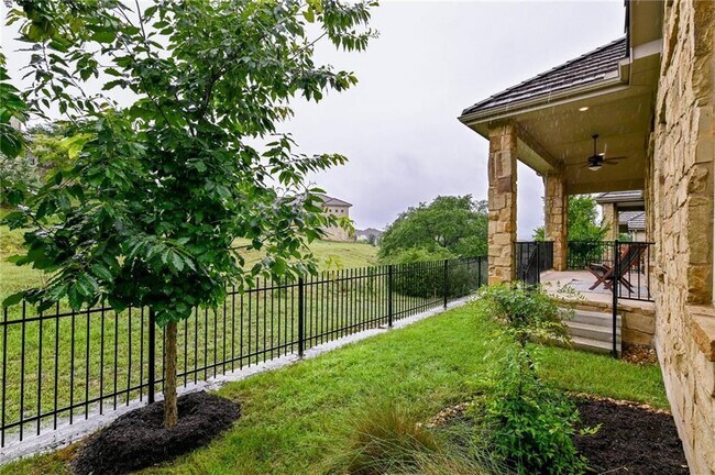 Building Photo - 204 Maxwell Way