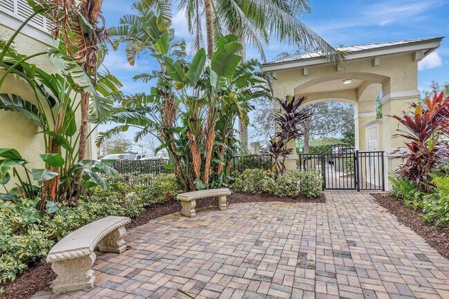 Building Photo - 975 NW Flagler Ave