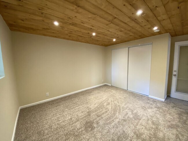 Building Photo - 54141 Pine Crest Ave
