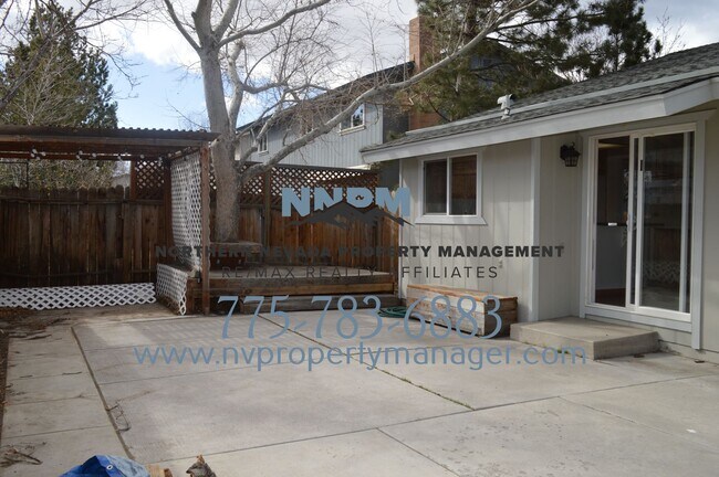 Building Photo - $2200 ~ 4 Bed ~ 2 Bath ~ Large Home on Corner lot off of S McCarren in Donner Springs Neighborhoo...