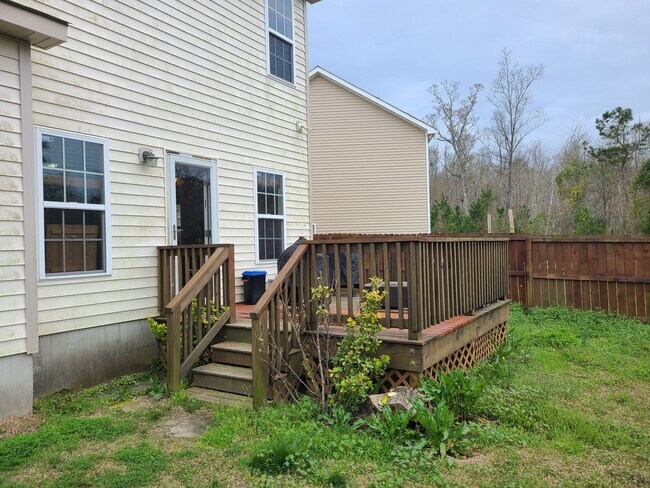 Building Photo - 4 Bedroom 2.5 Bath unfurnished home - Peggy's Cove Sneads Ferry
