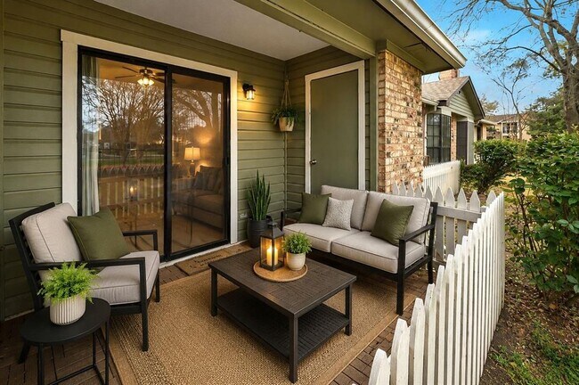 Building Photo - 1601 Faro Dr