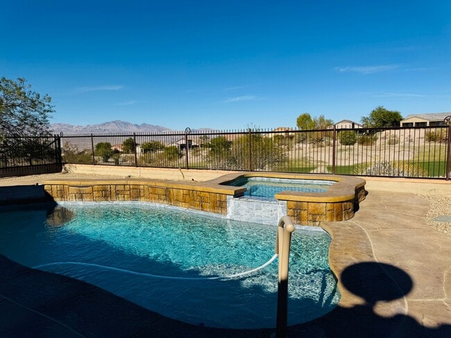 Building Photo - Golf Course Vacation Rental in Laughlin Ranch – 2BD/3BA