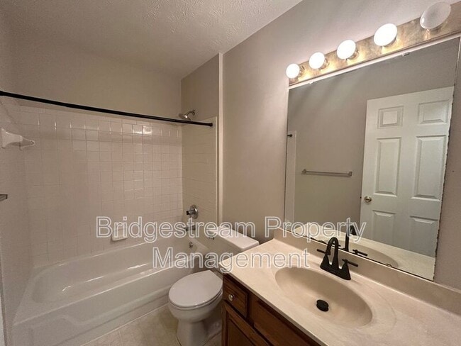 Building Photo - 6615 Hedington Square