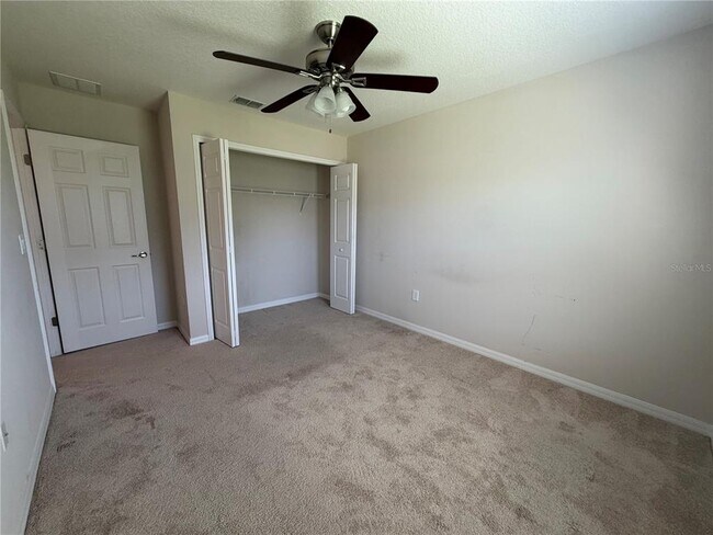 Building Photo - 2432 Seven Oaks Dr
