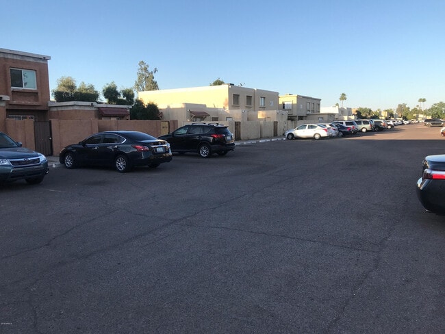 Building Photo - 4410 E Pueblo Ave