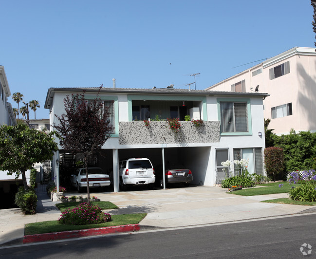 Primary Photo - 844 5th St, steps to Montana Ave, 5 blocks...