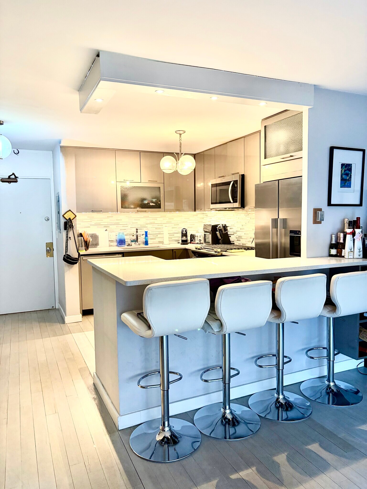 Building Photo - 129 E Bellevue Pl