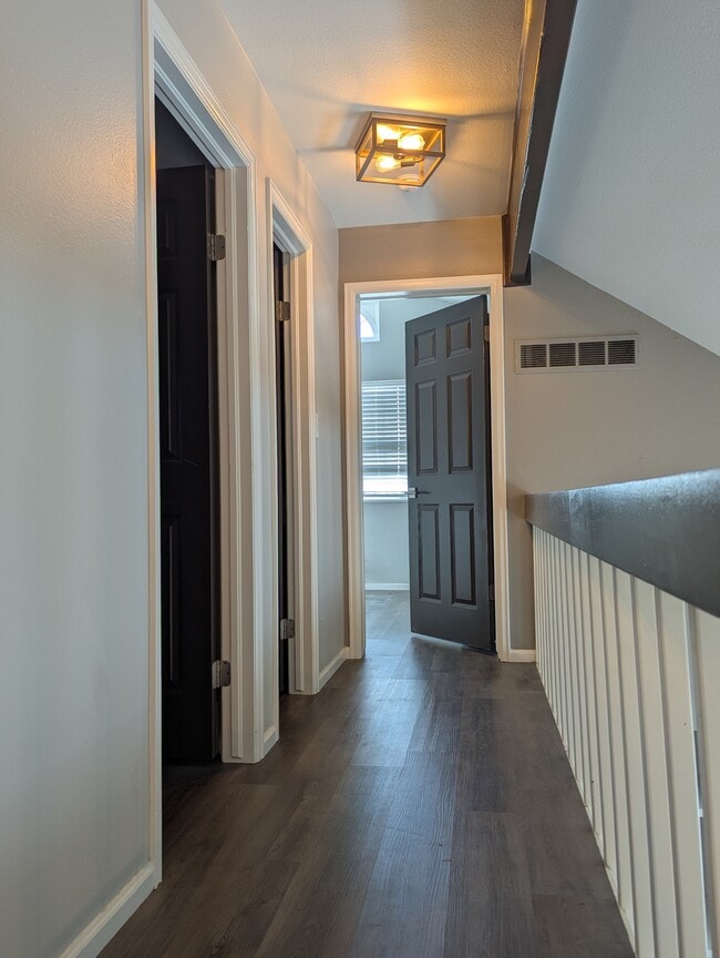 Building Photo - 1525 Hull St