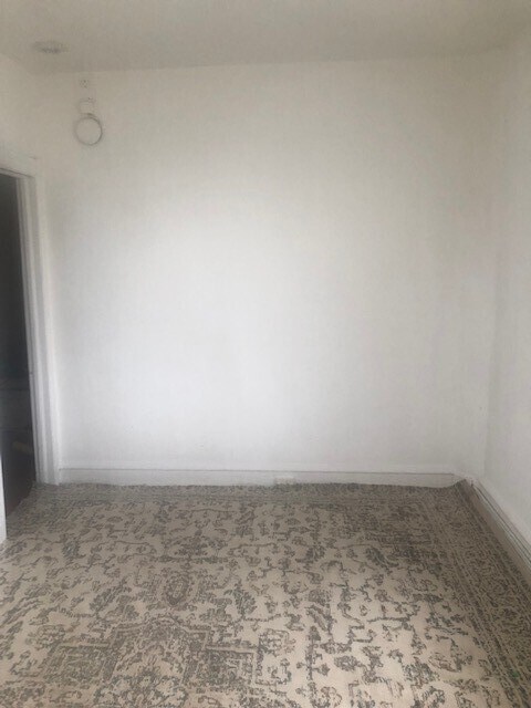 Building Photo - 224 E Tabor Rd