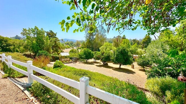 Building Photo - Awesome Single-Story Ranch-Style Home with...