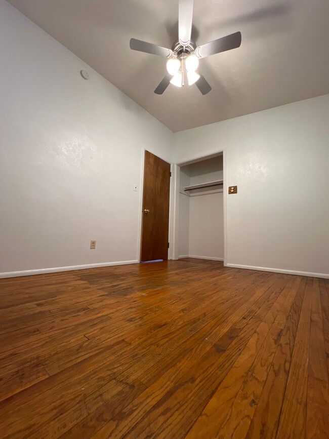 Building Photo - 3 Bedroom Avail August for 2025;  Monthly ...