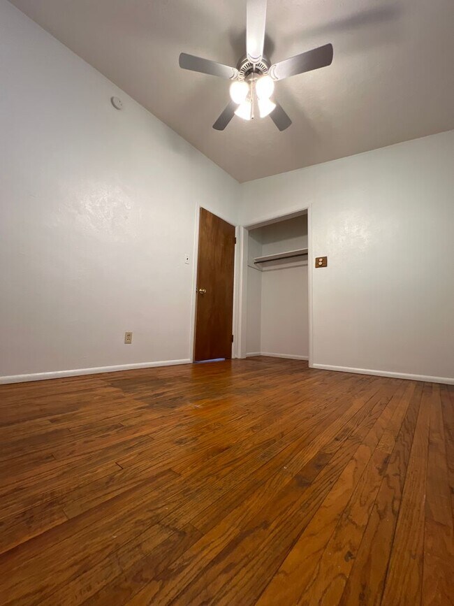 Building Photo - 3 Bedroom Avail August for 2026;  Monthly ...