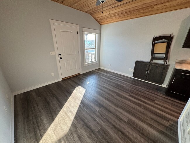 Building Photo - 1 Bedroom/1 Bathroom Tiny Home in Sulphur Rock