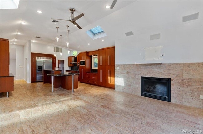 Building Photo - 25 Belmont Dr W