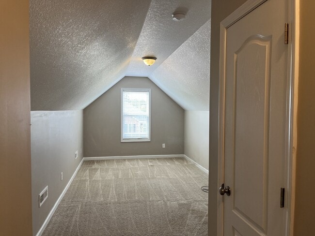 Building Photo - 111 Cavalier Dr