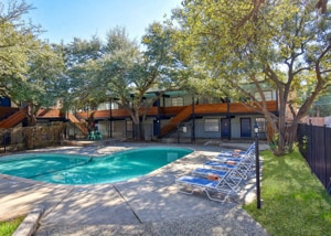 Sparkling Pool - Cru
