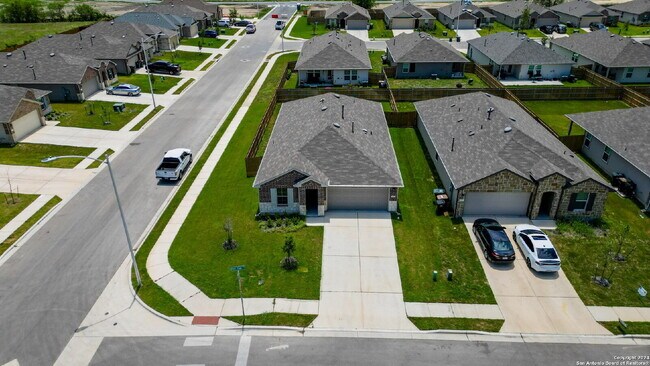 Building Photo - 140 Fireoak Dr