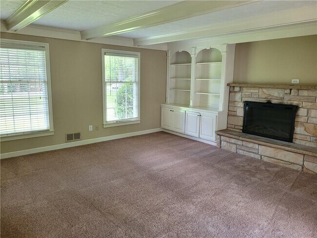 Building Photo - 2800 Davis Rd