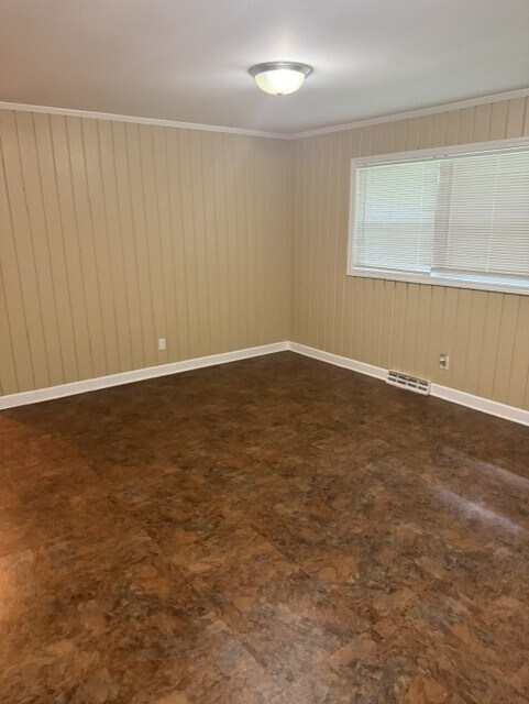 Building Photo - 310 Massee Dr