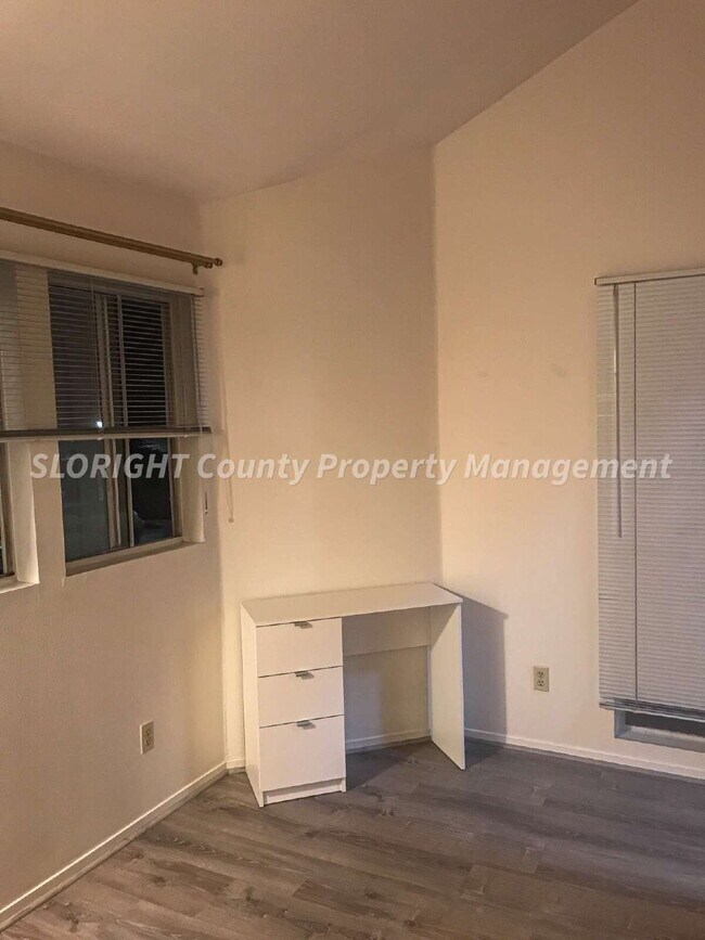 Building Photo - AVAILABLE NOW - 2 Bedroom plus den and loft / 2 Bathroom Condo on East Foothill in SLO