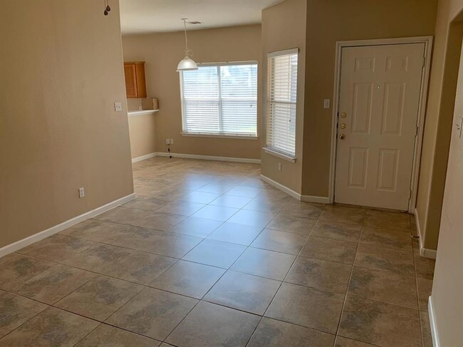 Building Photo - 2866 Southampton Way