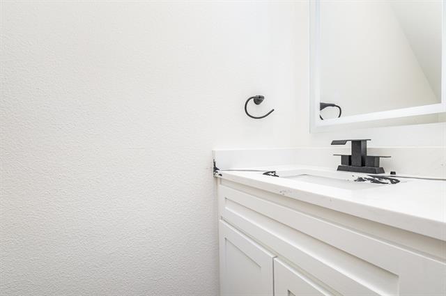 Building Photo - 4610 Clay Dr