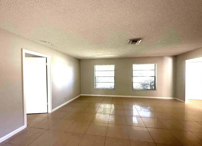 Building Photo - 951 Citrus Pl