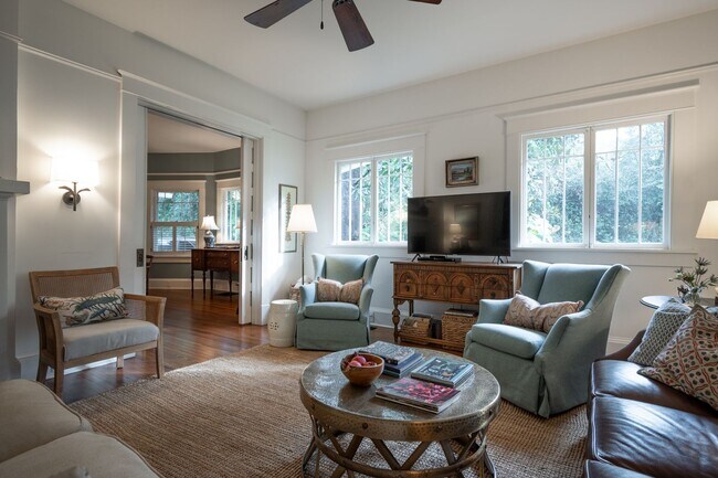 Building Photo - 290 Milledge Cir