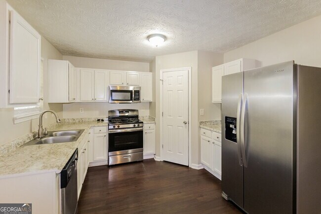 Building Photo - 451 Springbottom Ct SE