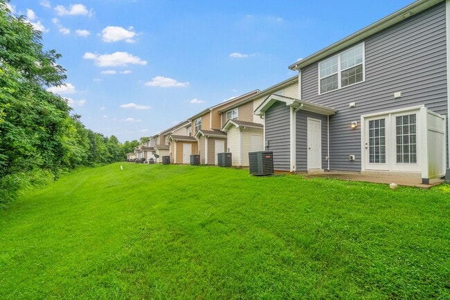 Building Photo - Two Bedroom in Governor's Crossing!