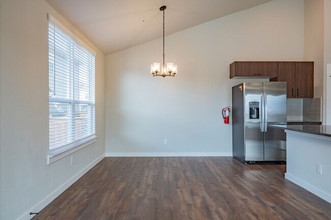 Building Photo - 609 Wheatfield Dr