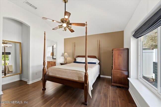 Building Photo - 900 Oak Arbor Cir