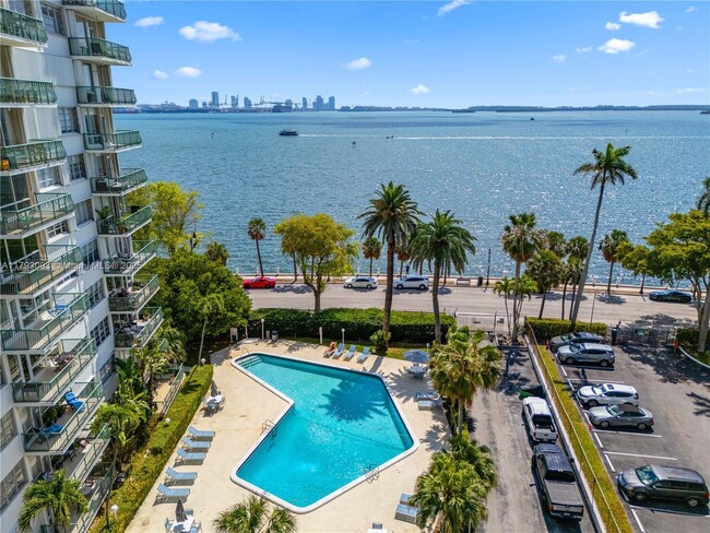 Building Photo - 1408 Brickell Bay Dr
