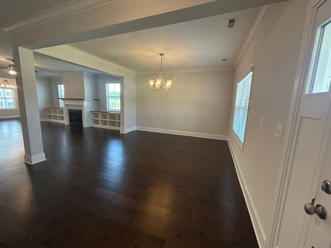 Building Photo - Beautiful 4BR Home in Athens with Bonus Room & Fenced Yard