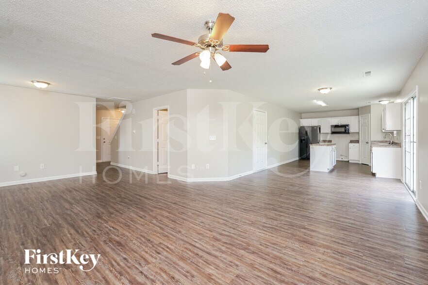 Building Photo - 3737 Eskdale Dr