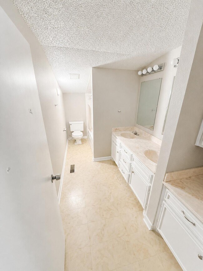 Building Photo - 2704 Avenue V