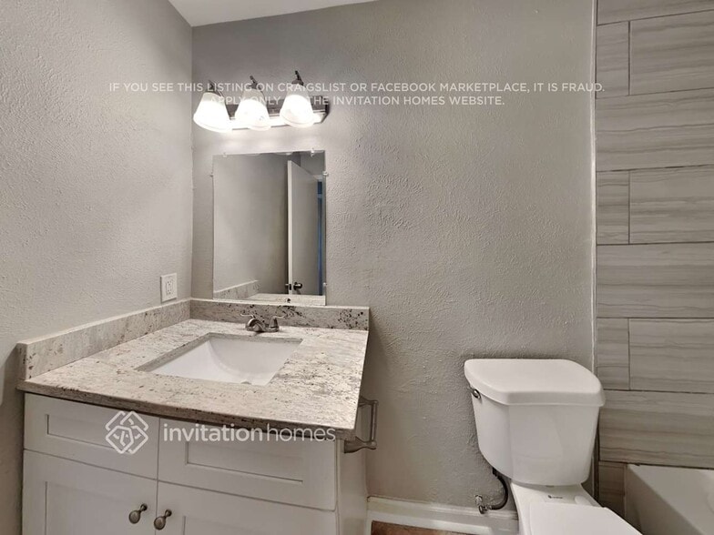 Building Photo - 3120 Woodlark Dr