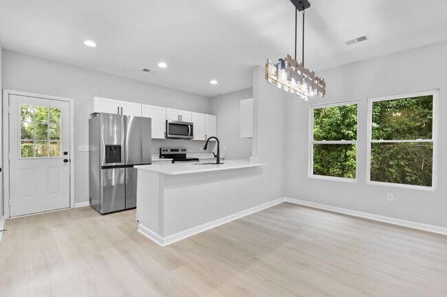 Building Photo - 3106 Hammond Ave