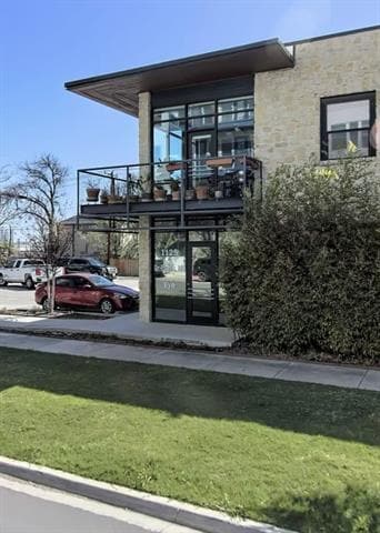 Building Photo - 1125 S Jennings Ave