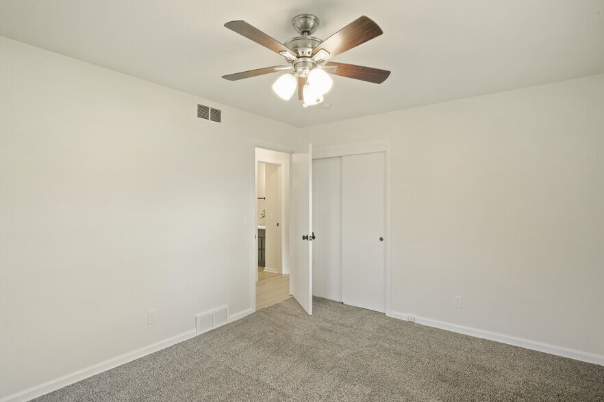 Building Photo - 7014 S 41st St