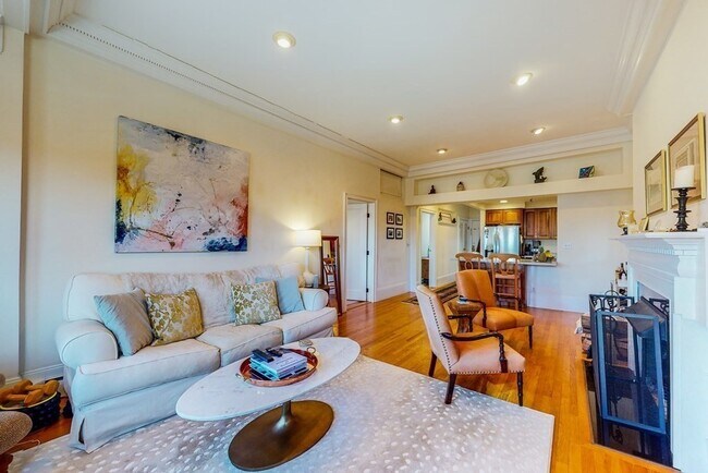 Building Photo - 320 Commonwealth Ave