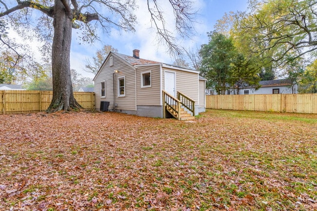 Building Photo - 624 Effingham Dr