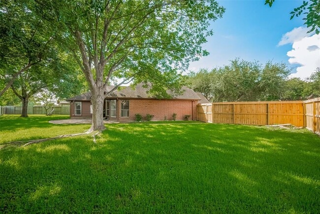 Building Photo - 6303 Palm Ct