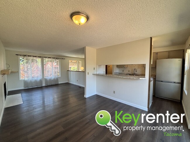 Building Photo - North Tacoma home located in Cul-De-Sac an...