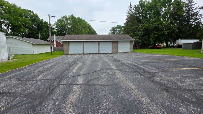 Building Photo - Charming 2 Bedroom  in the Heart of Black ...