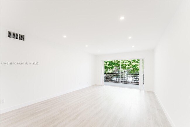 Building Photo - 400 Waterway Dr S