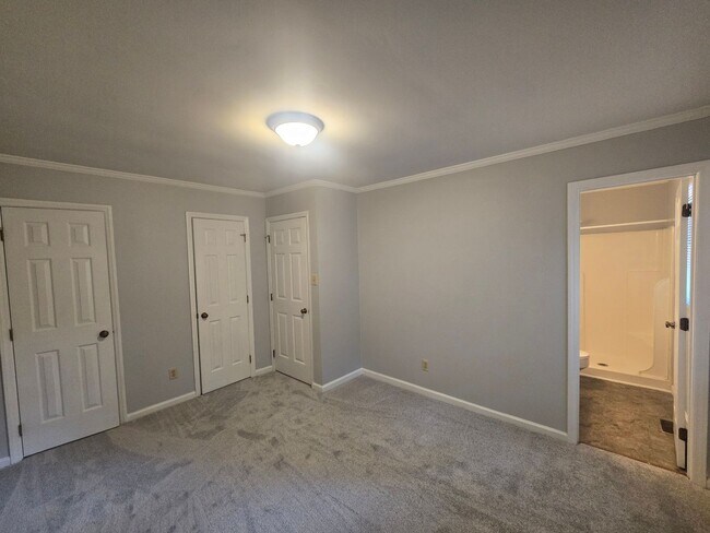 Building Photo - 2214 Daley Rd
